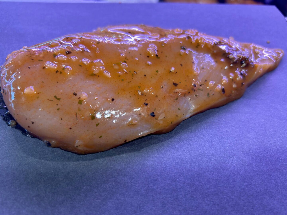 Poitrine de poulet de grain désossée marinée - souvlaki